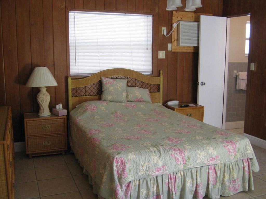 The Holiday Court Villas And Suites Fort Myers Beach Rum bild