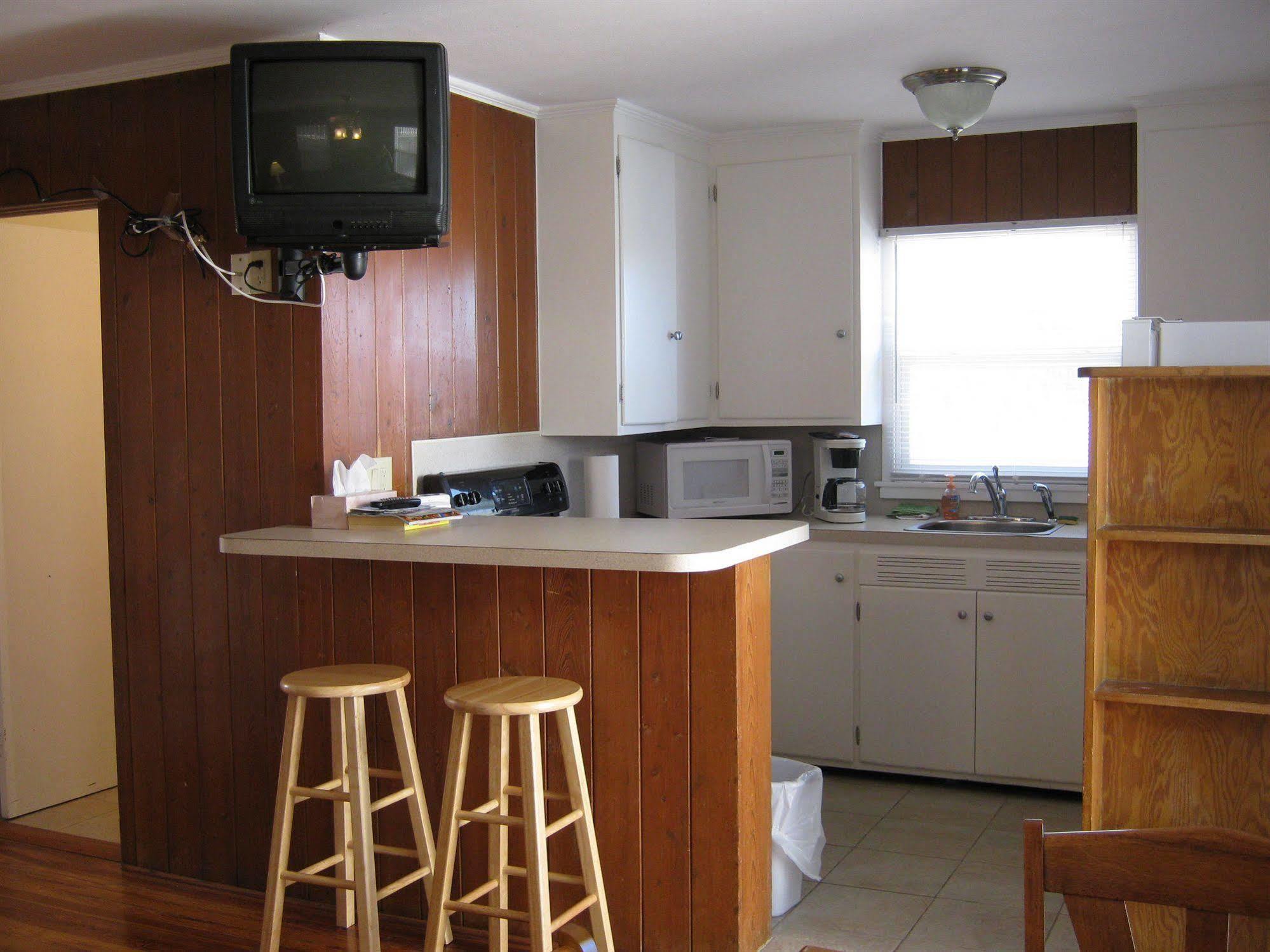 The Holiday Court Villas And Suites Fort Myers Beach Exteriör bild