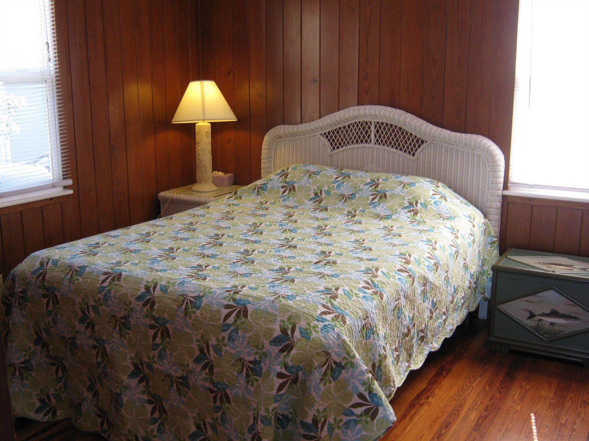 The Holiday Court Villas And Suites Fort Myers Beach Exteriör bild