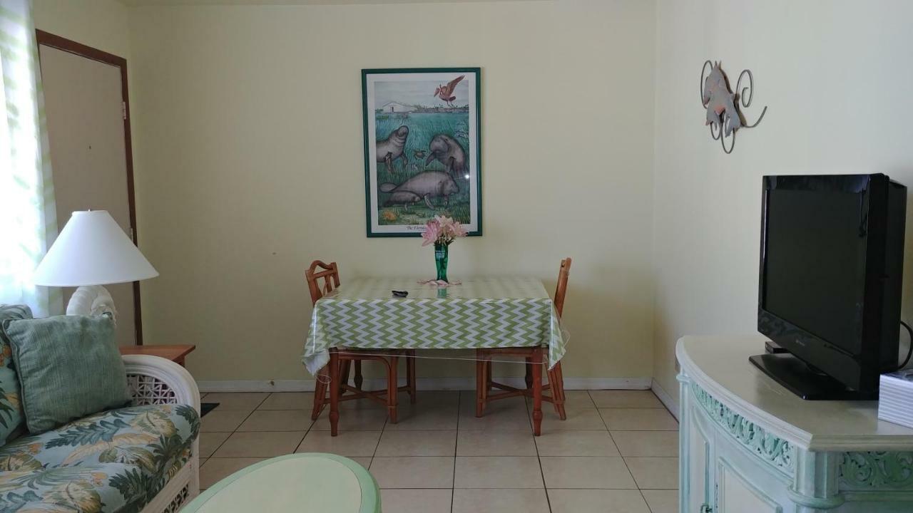 The Holiday Court Villas And Suites Fort Myers Beach Exteriör bild