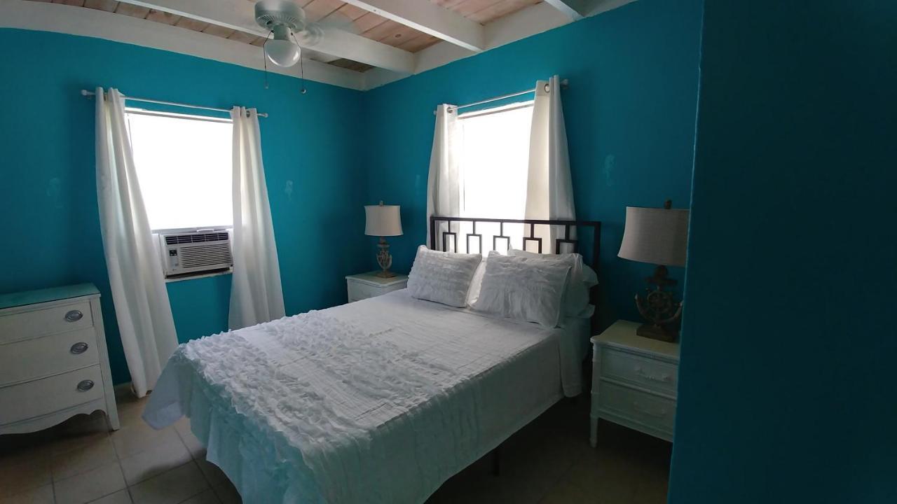 The Holiday Court Villas And Suites Fort Myers Beach Exteriör bild