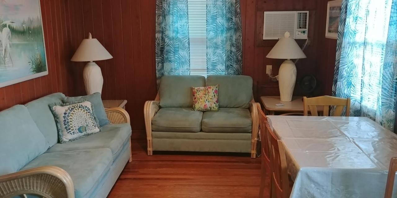 The Holiday Court Villas And Suites Fort Myers Beach Exteriör bild