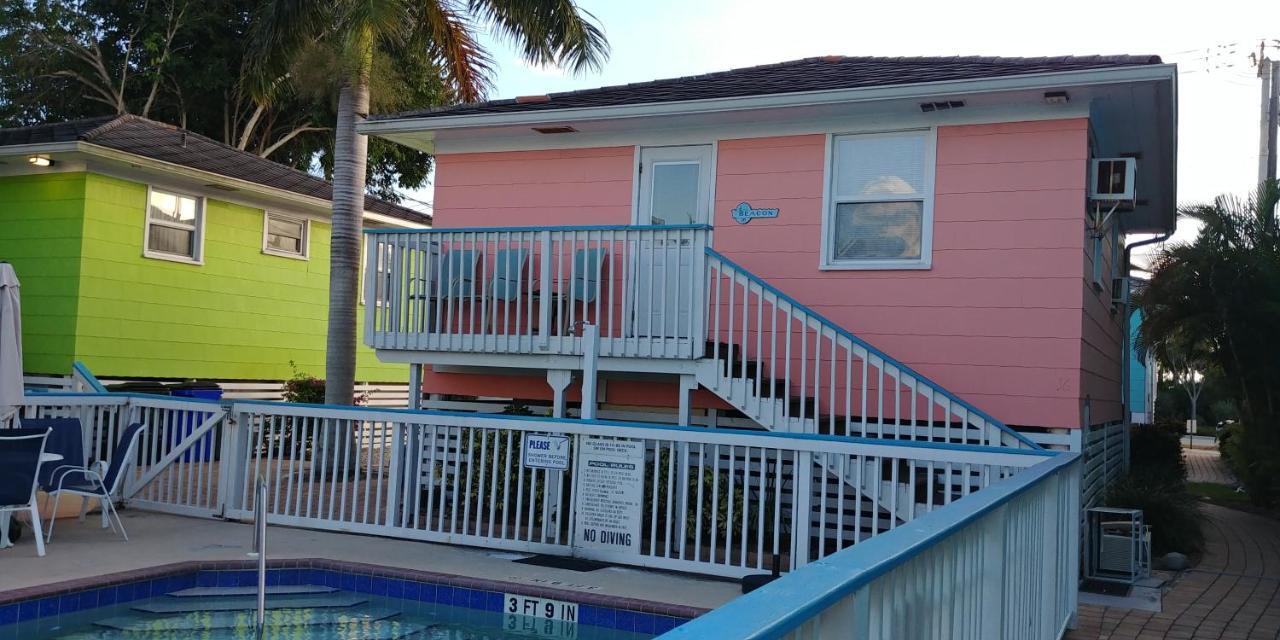 The Holiday Court Villas And Suites Fort Myers Beach Exteriör bild