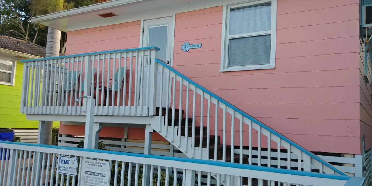 The Holiday Court Villas And Suites Fort Myers Beach Exteriör bild